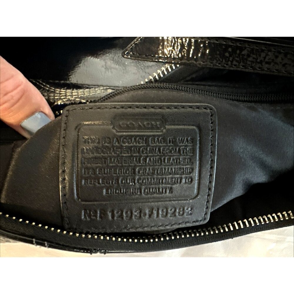COACH Black Signature Patent Leather Hobo Handbag Purse A1293-F19282 Tag & Charm - Picture 16 of 16